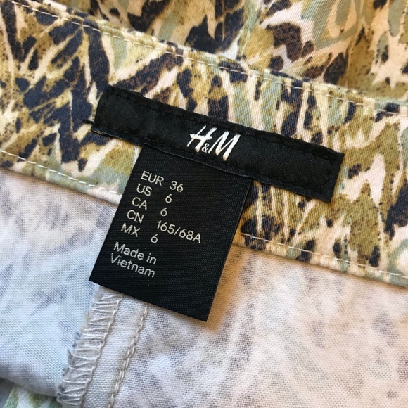 H&M Patterned Shorts - Picture 5 of 5